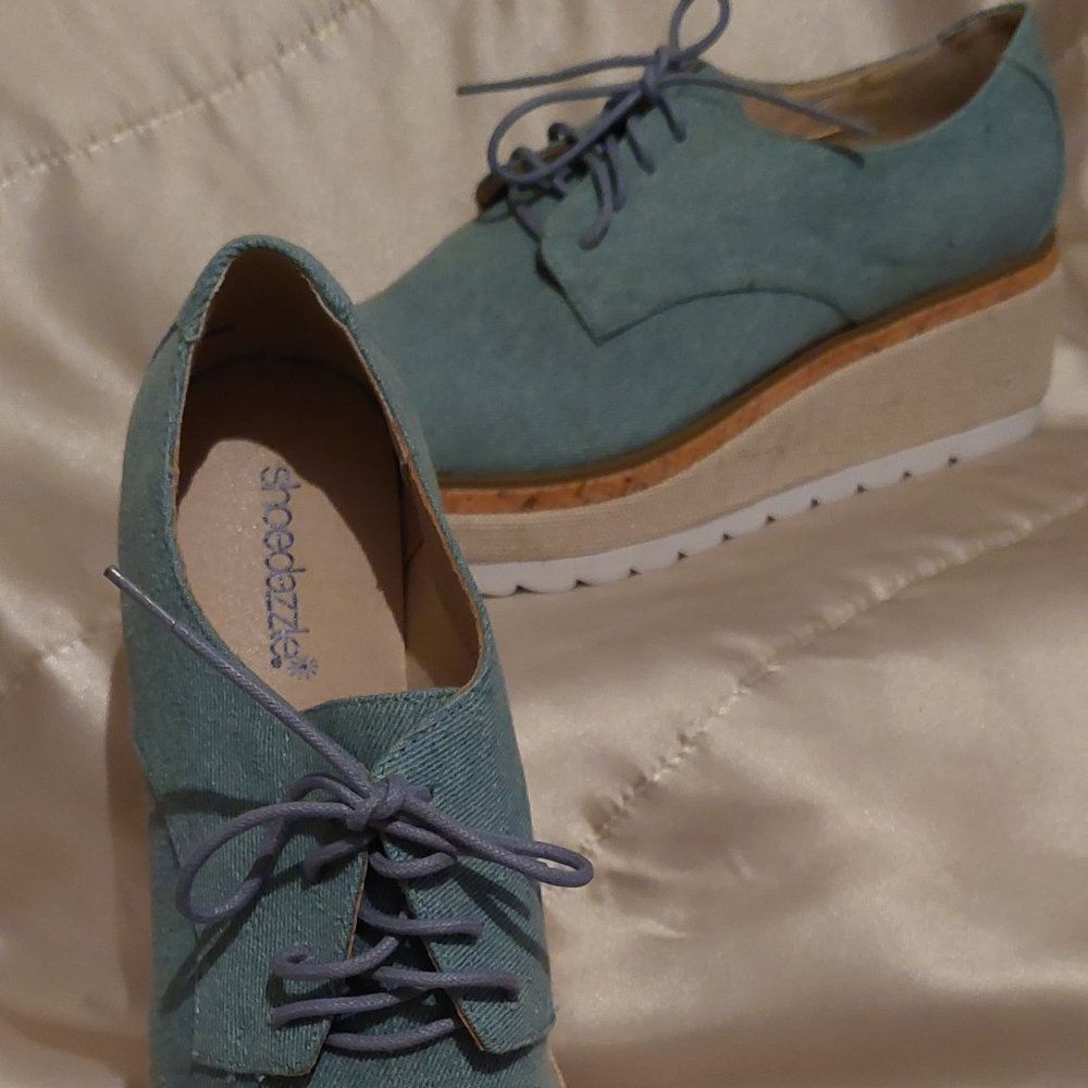 Oxford Wedge Sneaker, Size 9